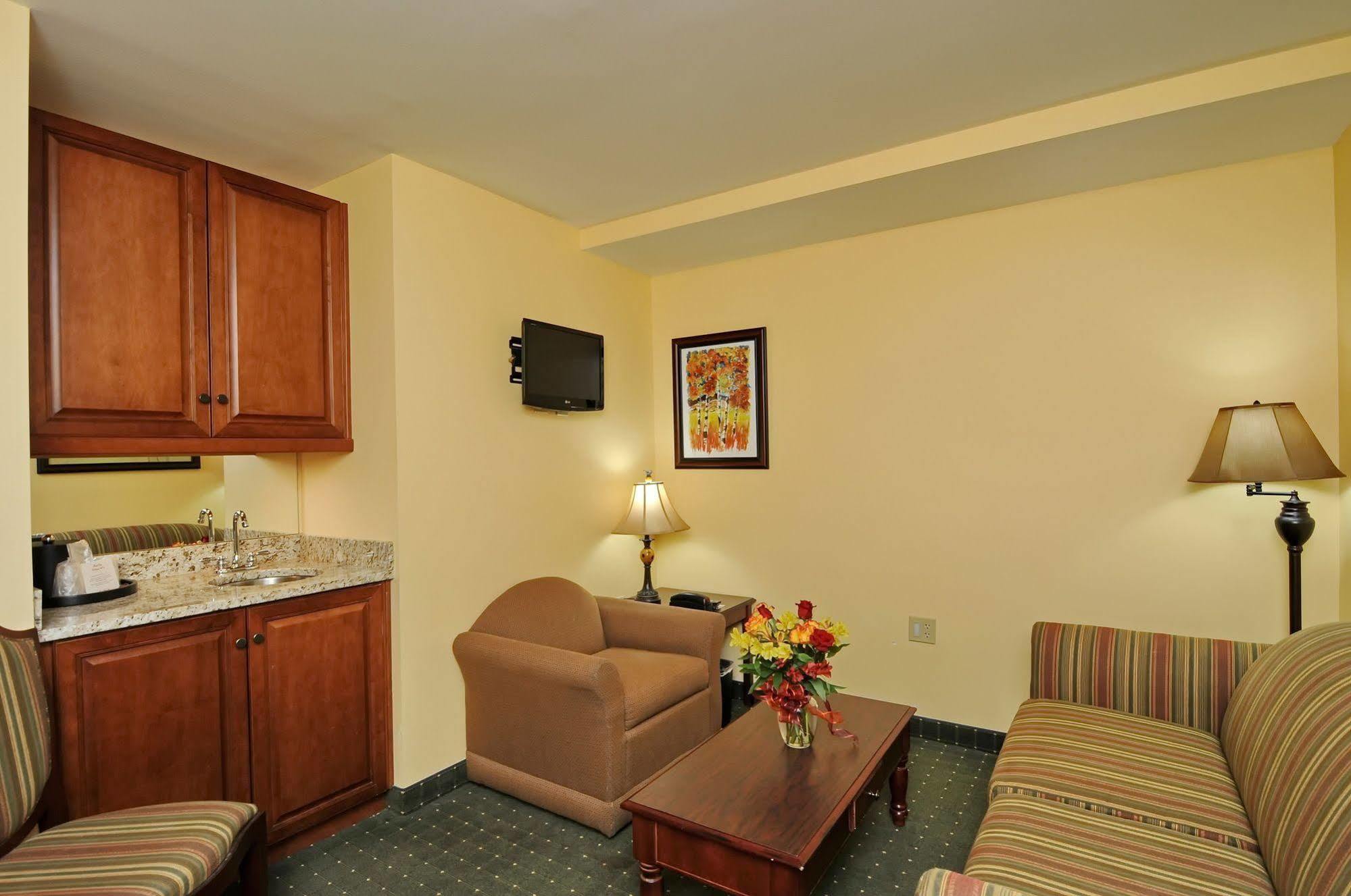 Main Street Inn Blacksburg Bagian luar foto