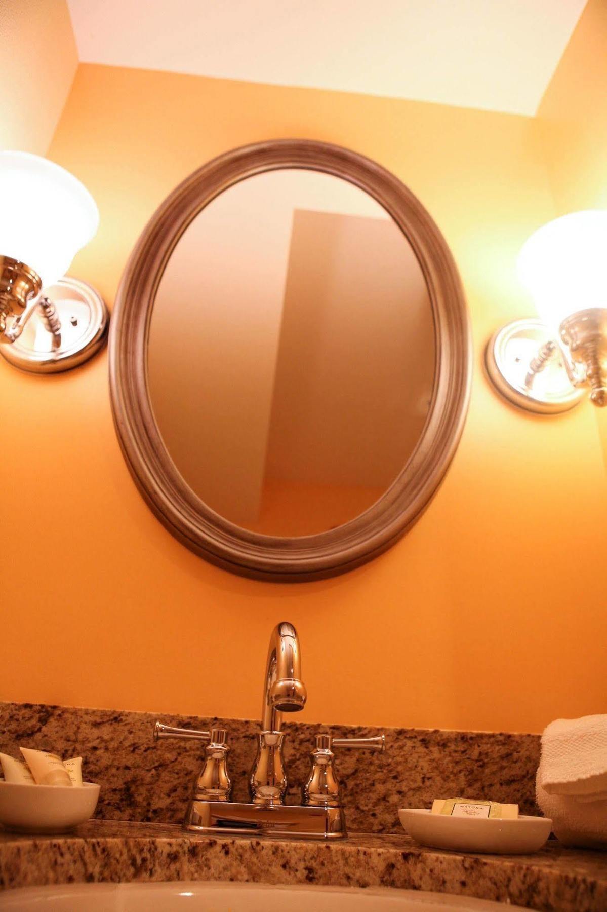 Main Street Inn Blacksburg Bagian luar foto