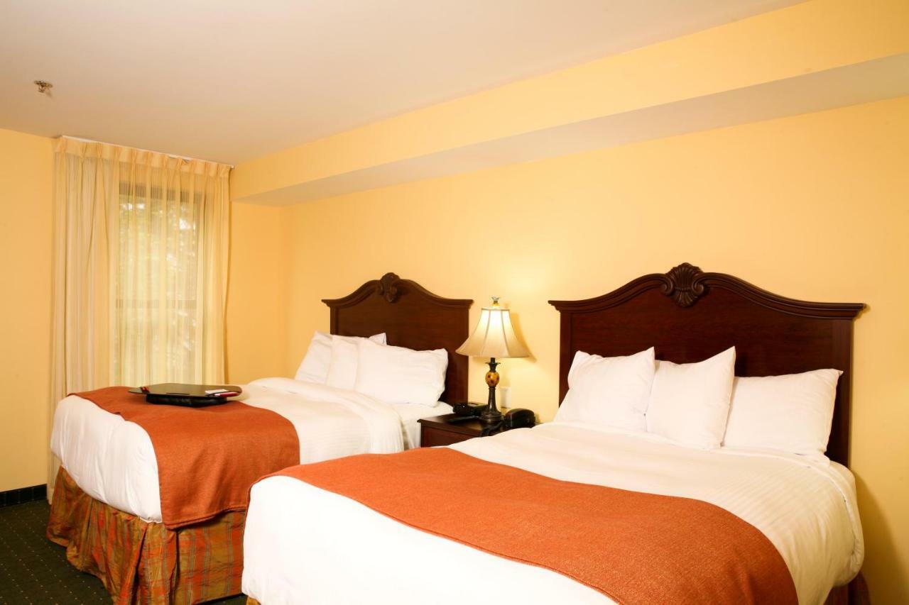 Main Street Inn Blacksburg Bagian luar foto
